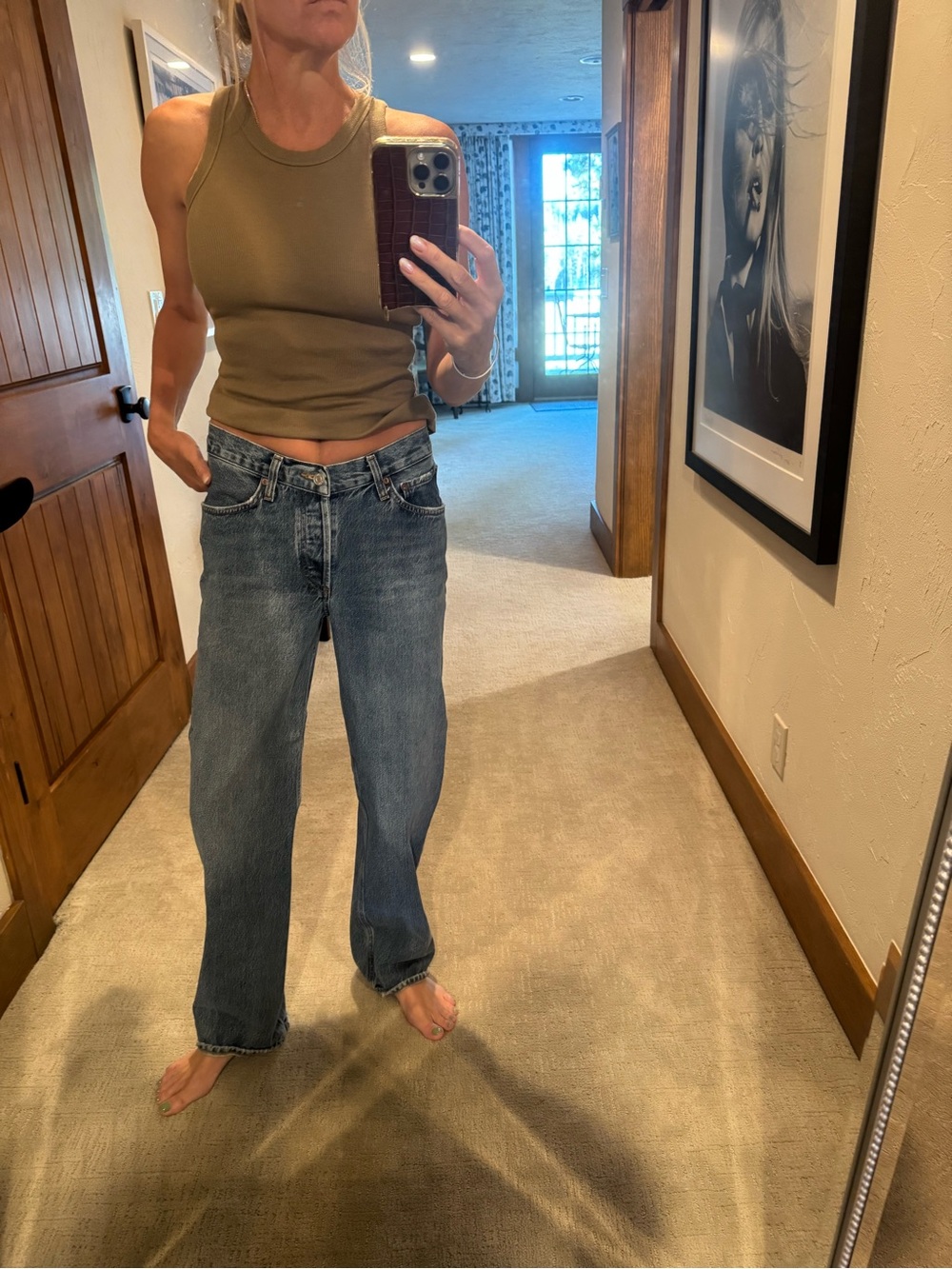 Agolde size 27Women's Relaxed Straight-Leg Jeans in Medium Blue